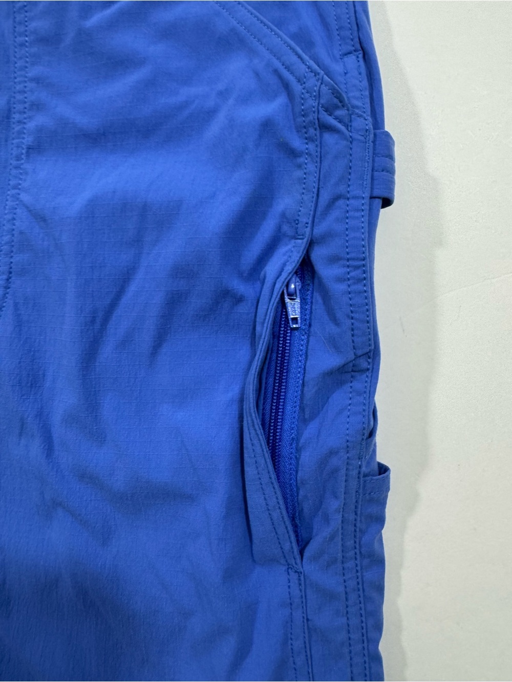 Duluth Gardening Short Overalls Blue - Picture 3 of 8